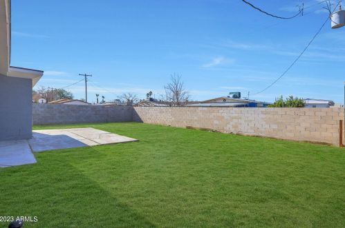 3018 81st Ave, Phoenix AZ  85033-4702 exterior