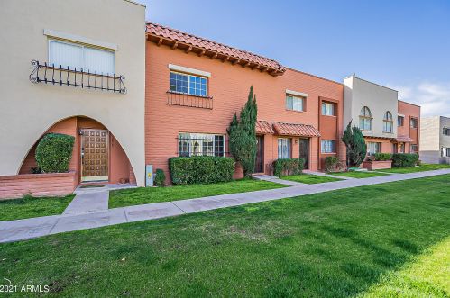 2854 Clarendon Ave, Phoenix AZ 85018-5552 exterior