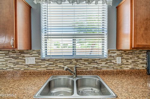 4217 73 Dr, Phoenix AZ 85033-2512 exterior