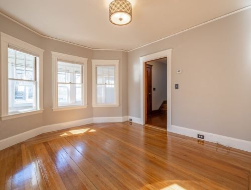 24 Bussey St, Dedham MA 02026-2239 exterior