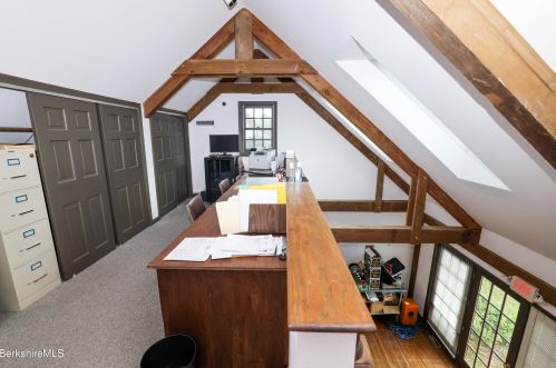 296 Main St, Sheffield MA 01257-9696 exterior