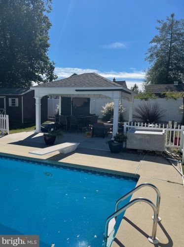 30 Budd Blvd, West Deptford NJ  08096-3332 exterior