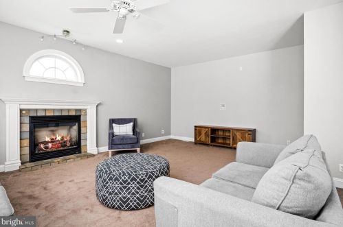 71 Mill Ln, Columbus NJ 08022-1940 exterior