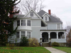 96 Arlington St, Newton, MA 02458-2440