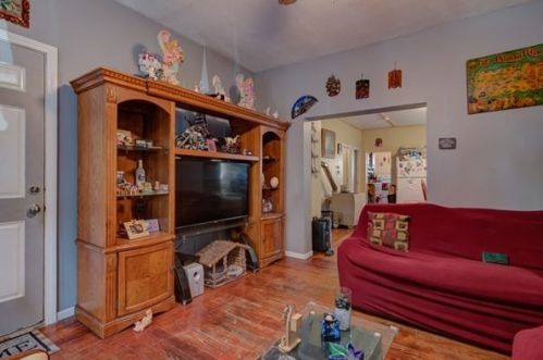 444 Brock Ave, New Bedford MA 02744-1437 exterior