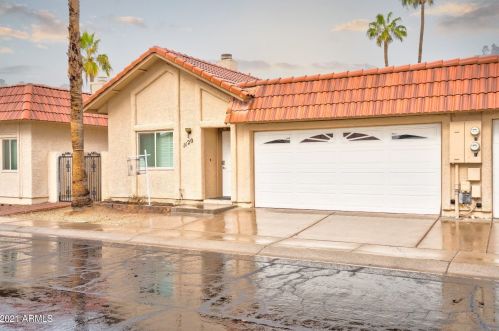 1120 Charleston Ave, Phoenix AZ 85032-9551 exterior