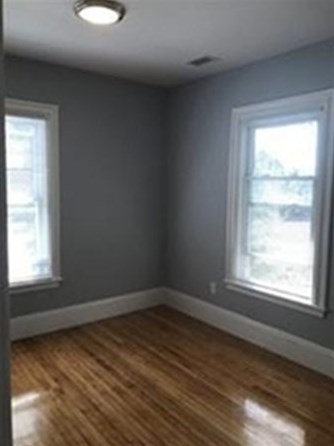 61 Churchill St, Newton MA 02460-1444 exterior