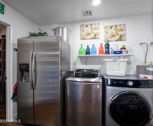 3351 76th Ave, Phoenix AZ  85033-4916 exterior