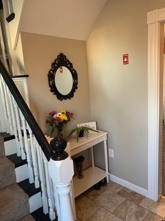 21 Cres St, Whitman MA 02382-2406 exterior