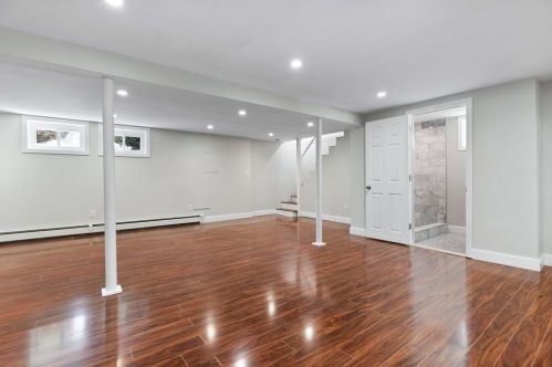 31 Jersey St, Dedham MA  02026-4942 exterior