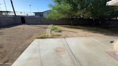 2245 Cholla St, Phoenix AZ 85029-3817 exterior