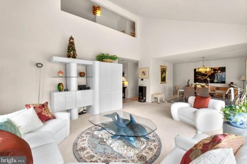 11102 Willow Bottom Dr, Columbia MD 21044-1069 exterior