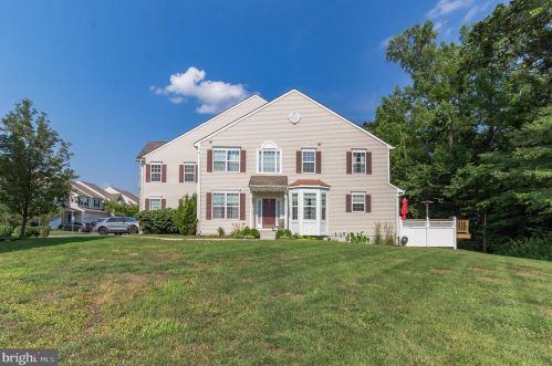 190 Chancellor Dr, West Deptford, NJ 08096-5155