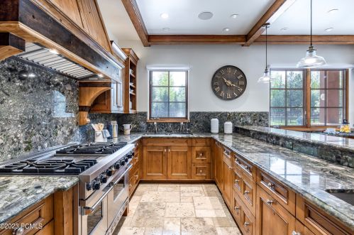 2324 Lucky John Dr, Park City UT 84060-6920 exterior