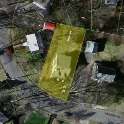 124 Brackett Rd, Newton MA  02458-2614 aerial view