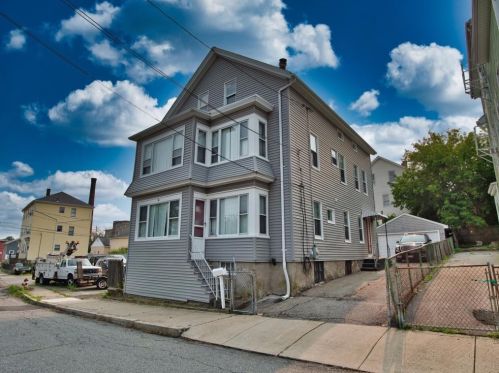 58 Allen St, Fall River, MA 02724-2612