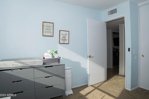 2322 Country Gables Dr, Phoenix AZ 85053-4532 exterior