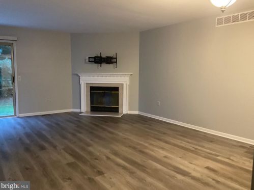 154 Evan Ct, West Deptford NJ  08086-2007 exterior