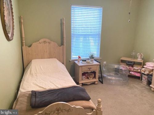 112 Talon Ln, West Deptford NJ 08093-2322 exterior