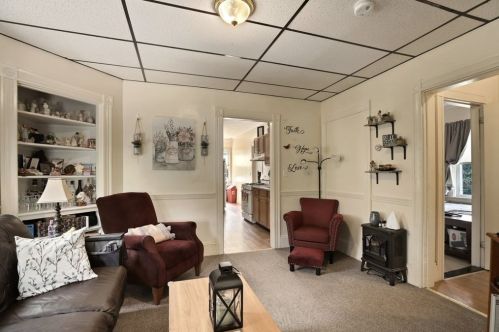 32 Corthell Ave, Whitman MA 02382-1803 exterior