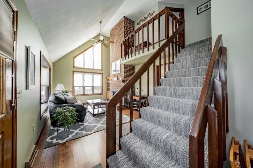 25 Danny Ln, Agawam MA 01001-3529 exterior