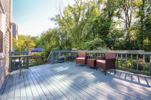 105 Barker Ave, Tinton Falls NJ  07724-2942 exterior