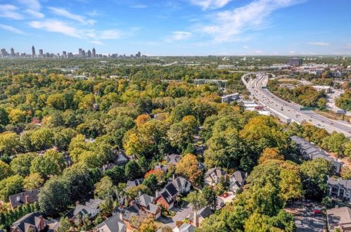 1506 Brook Valley Ln, Atlanta GA  30324-3212 exterior