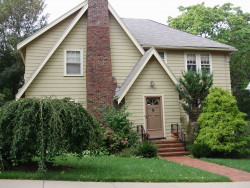 51 Hillside Ave, Newton, MA 02465-2543