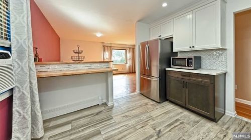 331 Skyline Lake Dr, Skyline Lakes NJ  07456-1953 exterior