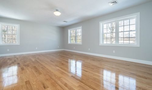 711 Salisbury St, Worcester MA 01609-1122 exterior