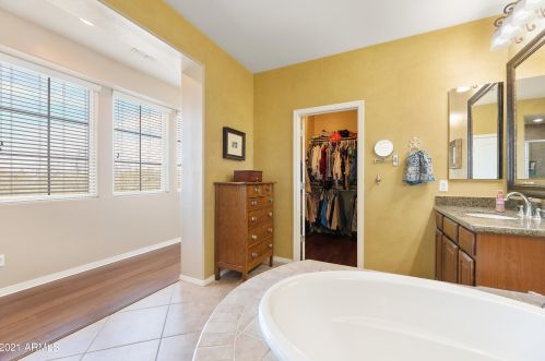 21824 39 St, Phoenix AZ 85050-4881 exterior