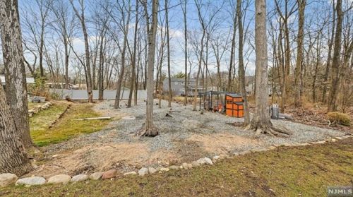 25 Catherine Ct, Skyline Lakes NJ  07456-1838 exterior