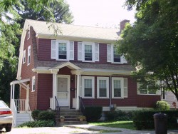 752 Watertown St, Newton, MA 02460-1354
