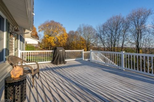 75 Dawn Rd, Milford NJ 08848-1112 exterior