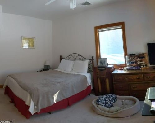 4 Dales Xing, Wantage NJ 07461-3229 exterior