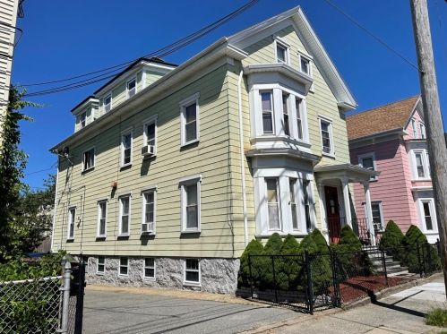 323 Purchase St, New Bedford MA 02740-5739 exterior