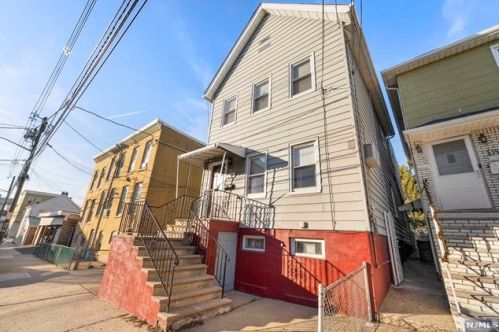112 Cross St, East Newark, NJ 07029-2605