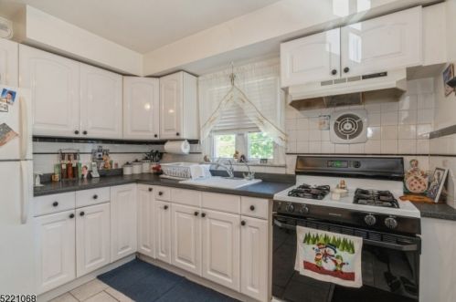 54 Meacham St, Belleville NJ 07109-1935 exterior