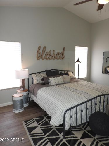 3041 Blackhawk Dr, Phoenix AZ 85050-4821 exterior