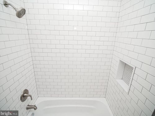 145 Crown Point Rd, West Deptford NJ  08093-1131 exterior