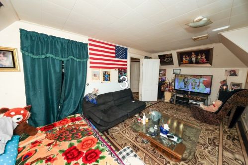 367 Whipple St, Fall River MA 02724-3448 exterior