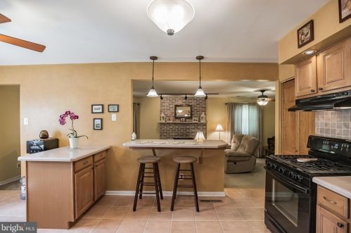 335 May Ave, West Deptford NJ 08096-1166 exterior