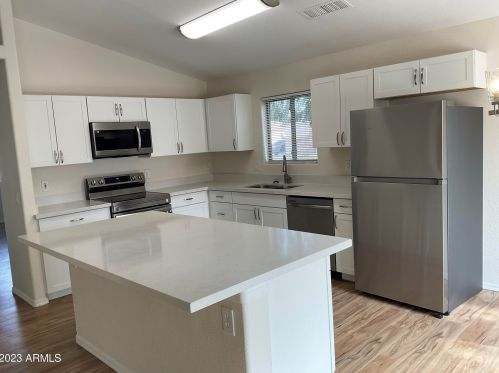 8401 Avalon Dr, Phoenix AZ  85037-3340 exterior