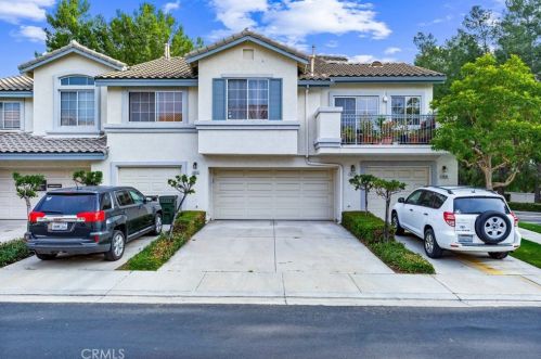 8075 Treeview Ct, Anaheim CA 92808-1552 exterior