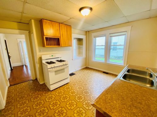 112 West St, Worcester MA 01609-2338 exterior