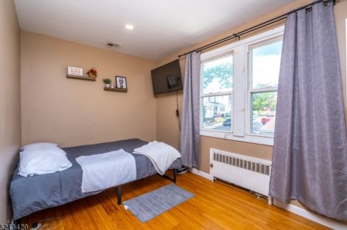 479 Dewitt Ave, Belleville NJ 07109-2508 exterior