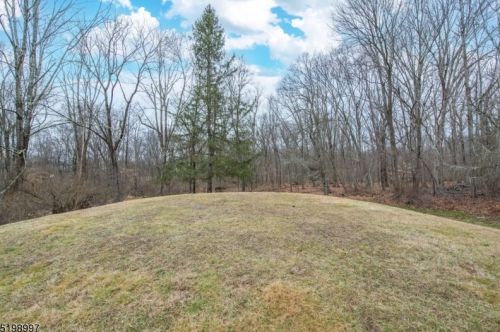 131 Combs Hollow Rd, Dover NJ  07869-3504 exterior