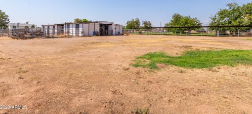 4210 Country Gables Dr, Phoenix AZ 85053-4528 exterior