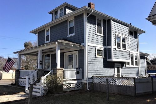 39 Madison St, Taunton, MA 02780-1867