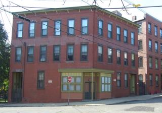 26 Beacon St, Chelsea MA  02150-2658 exterior